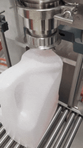 Windshield cleaner filling machine
